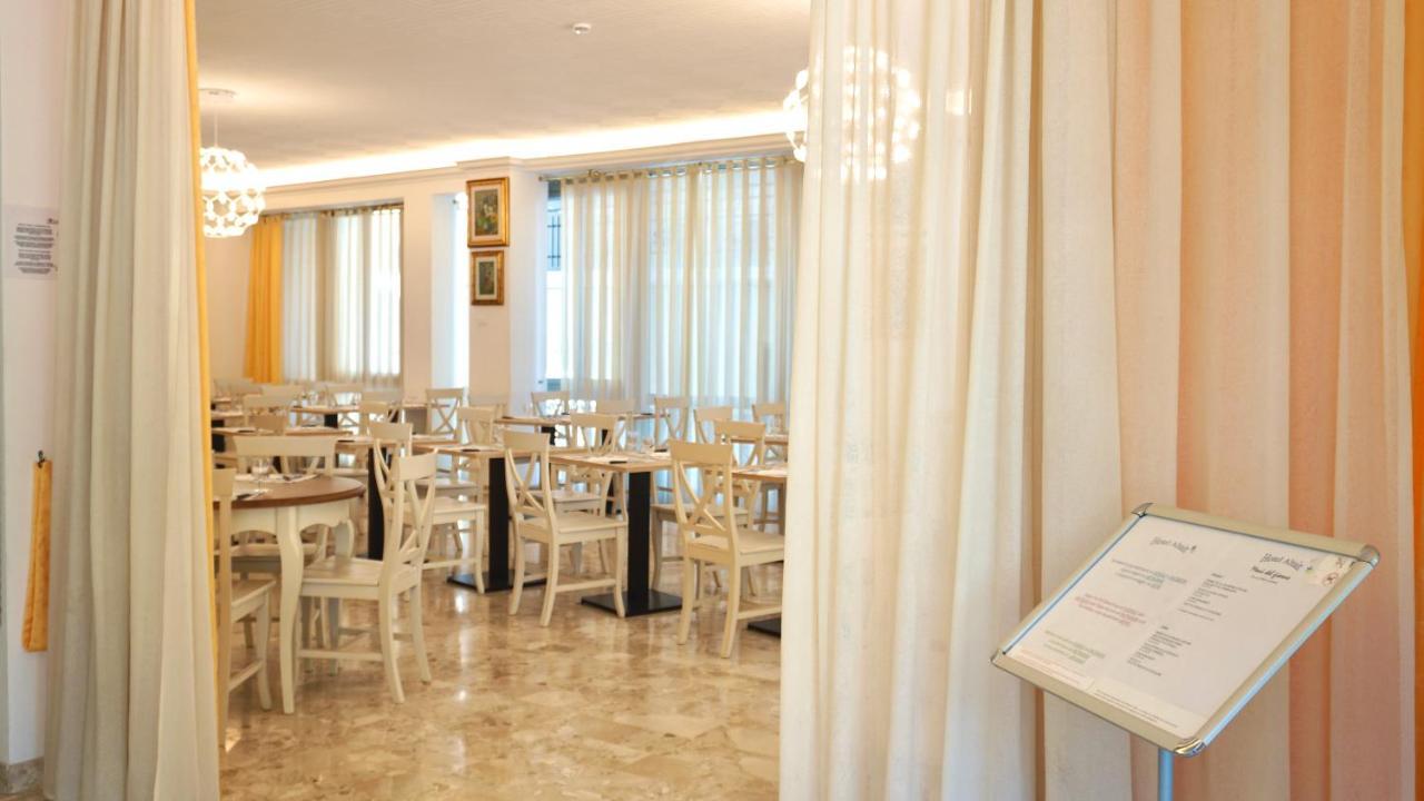 Hotel Altair Misano Adriatico Esterno foto