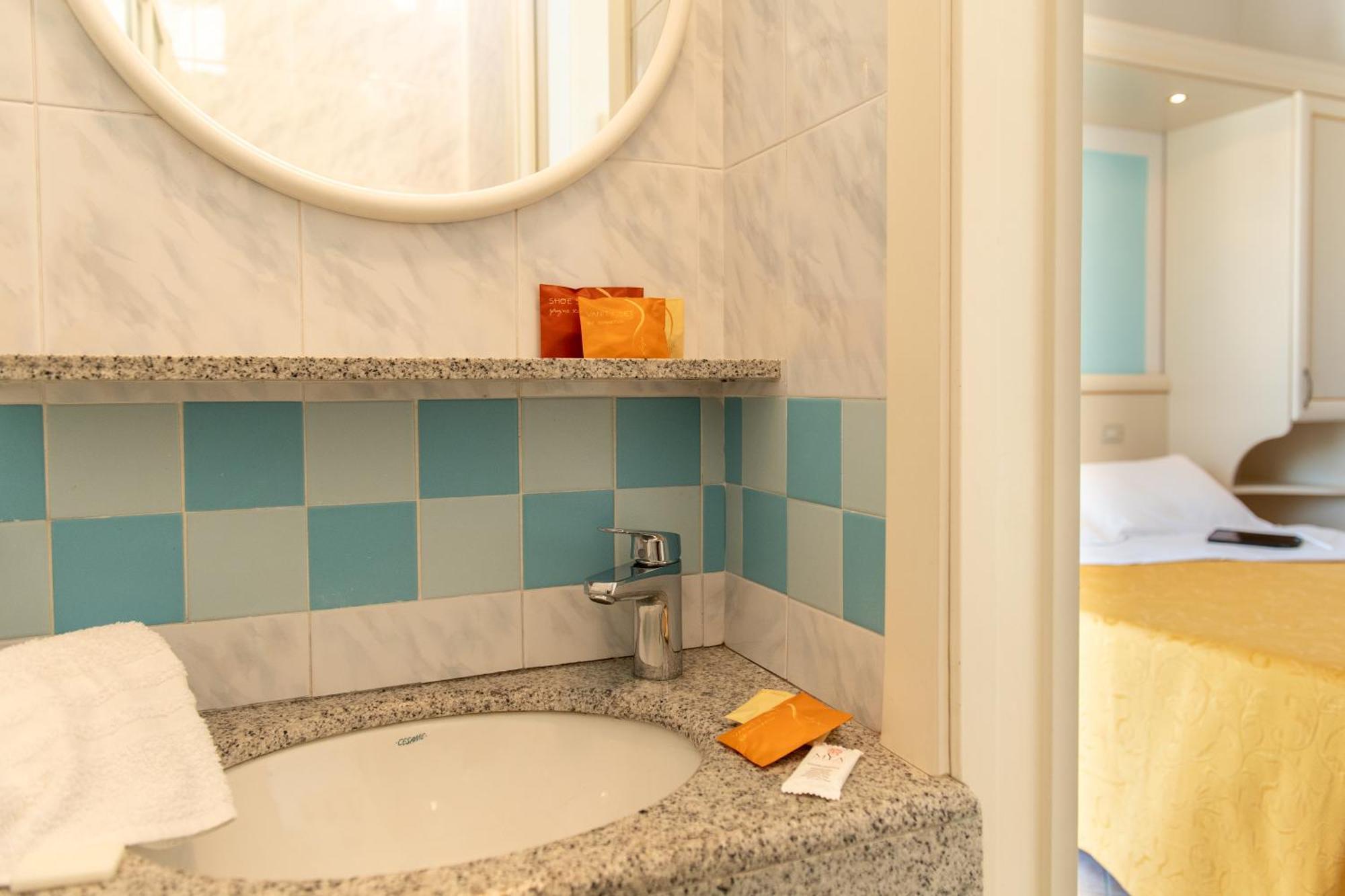 Hotel Altair Misano Adriatico Esterno foto