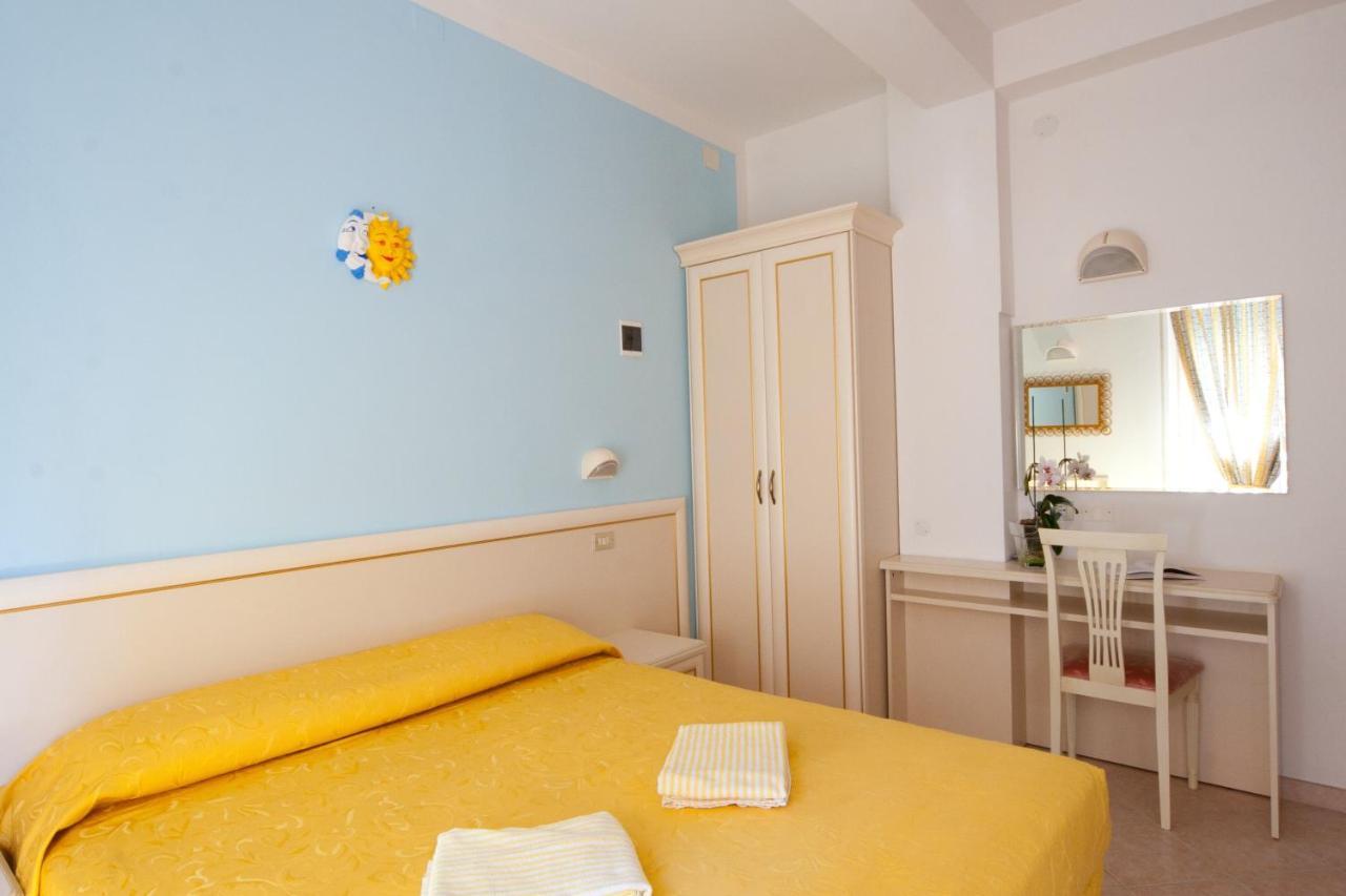 Hotel Altair Misano Adriatico Esterno foto