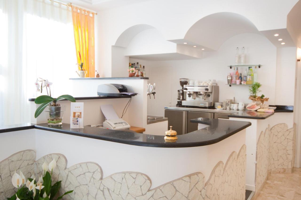 Hotel Altair Misano Adriatico Esterno foto