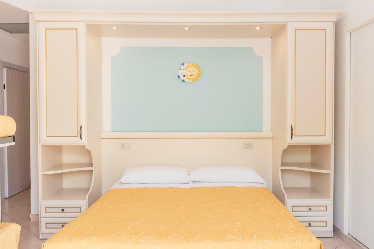 Hotel Altair Misano Adriatico Esterno foto